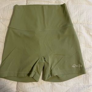 Rare fit booty scrunch shorts